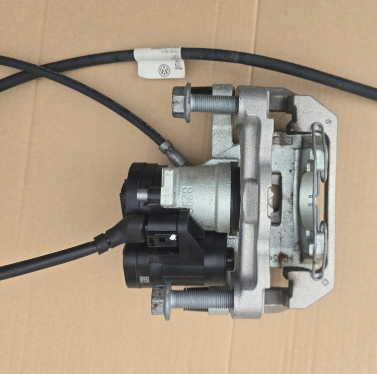 7T0615406E 7T0927902P ZACISK HAMULCOWY TYLNY PRAWY OEM VW T7 MULTIVAN