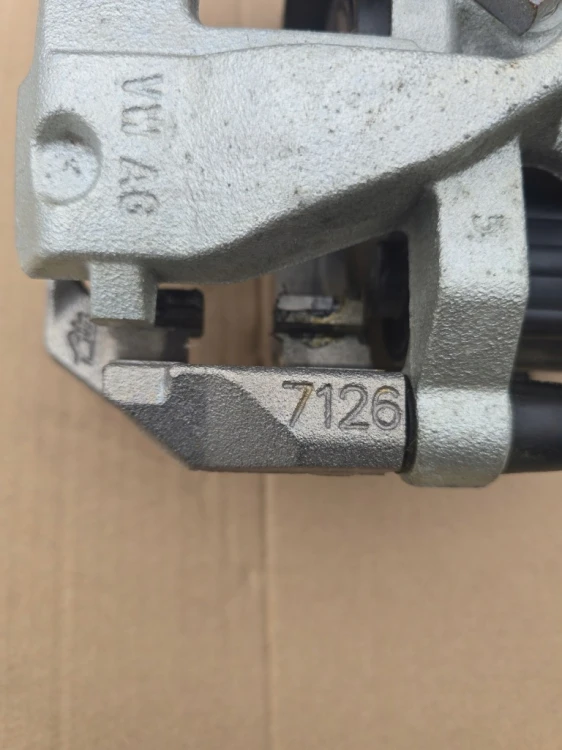 7T0615406E 7T0927902P ZACISK HAMULCOWY TYLNY PRAWY OEM VW T7 MULTIVAN