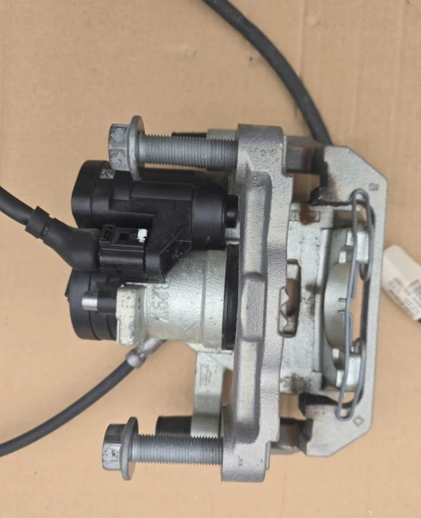 7T0615405E 7T0927902M ZACISK HAMULCOWY TYLNY LEWY OEM VW T7 MULTIVAN