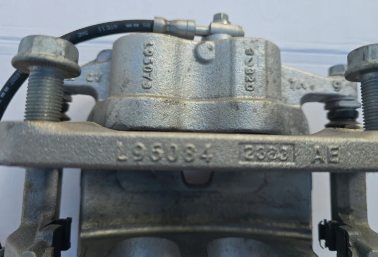 1EA615106AC ZACISK HAMULCOWY PRZÓD PRAWY OEM VW ID BUZZ
