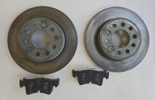 7T0615601 7T0615416C TARZCZE HAMULCOWE+KLOCKI TYLNE OEM VW T7 TRANS MULTIV