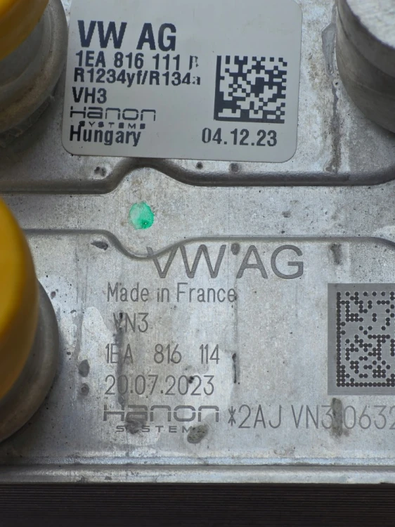 1EA816111B EA360S1B3A-05 WYMIENNIK CIEPŁA ZAWÓR ROZPREŻNY ID BUZZ