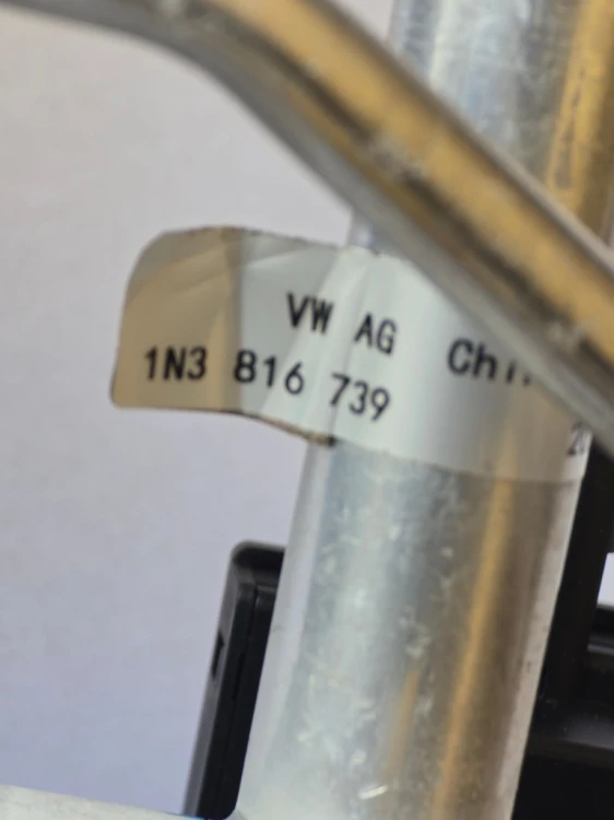 1EA816111B EA360S1B3A-05 WYMIENNIK CIEPŁA ZAWÓR ROZPREŻNY ID BUZZ