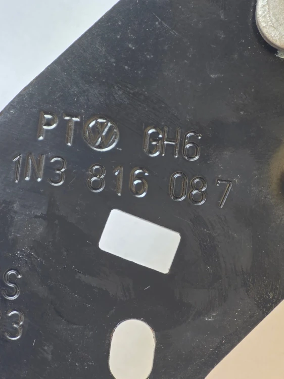 1EA816111B EA360S1B3A-05 WYMIENNIK CIEPŁA ZAWÓR ROZPREŻNY ID BUZZ