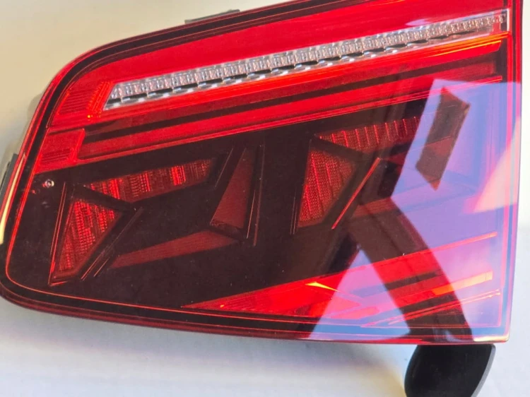 VW PASSAT B8 SEDAN LAMPA TYŁ PRAWA LED 3G5945308F