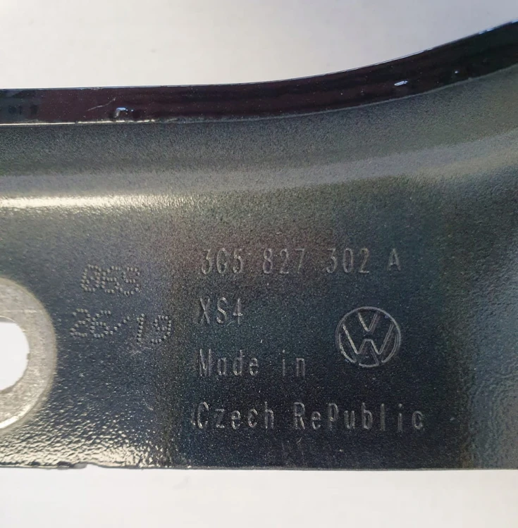 PASSAT B8 SEDAN LC9X ZAWIAS KLAPY PRAWY 3G5827302A