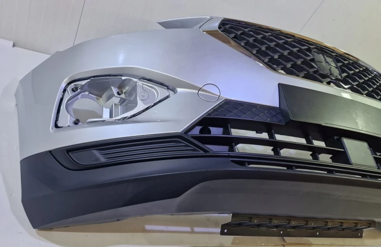 SEAT TARRACO LA7W ZDERZAK PRZEDNI PRZÓD 5FJ807221 BRAK OTWORÓW POD PDC