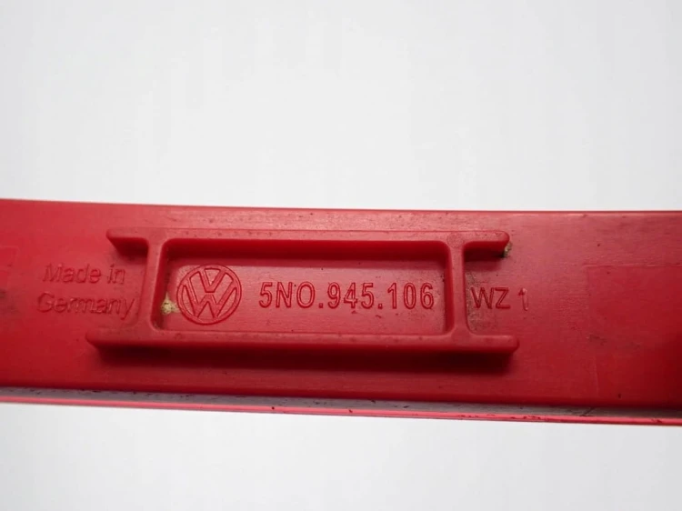 ODBLASK ZDERZAKA PRAWY TYŁ ORYGINAŁ 5N0945106 VW TIGUAN I 5N0 13R