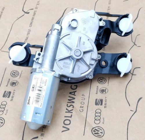 SKODA KODIAQ SILNICZEK WYCIERACZKI TYŁ 5H0955711C