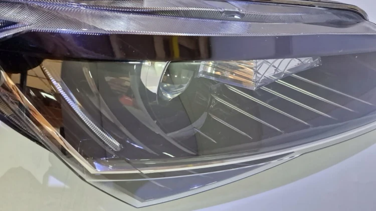 SKODA SUPERB 3 III PRAWA LAMPA PRZÓD REFLEKTOR BI-XENON 3V1941016A