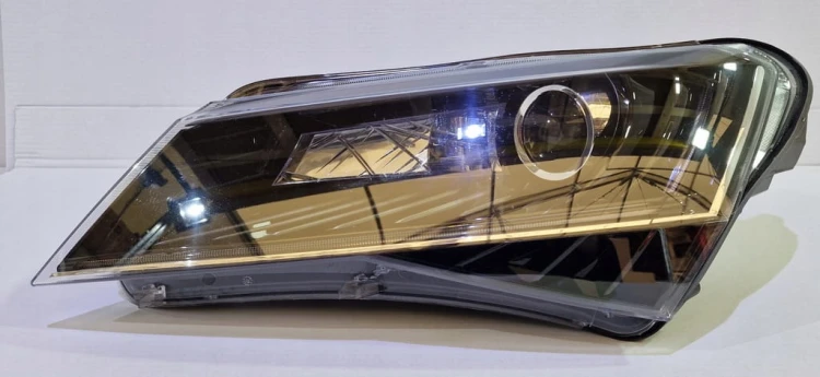 SKODA SUPERB 3 III LEWA LAMPA PRZÓD REFLEKTOR BI-XENON 3V1941015A