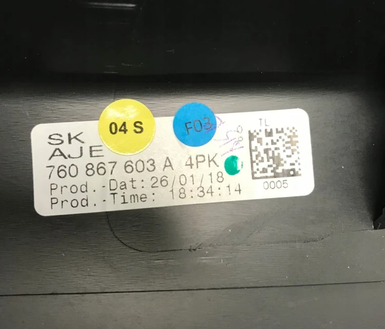 TOUAREG 3 III LISTWA KLAPY BAGAŻNIKA 760867603A