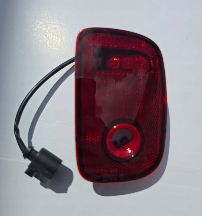 VW ID. BUZZ LAMPA LED TYLNA ODBLASK W ZDERZAKA LEWY TYŁ 1T3945403
