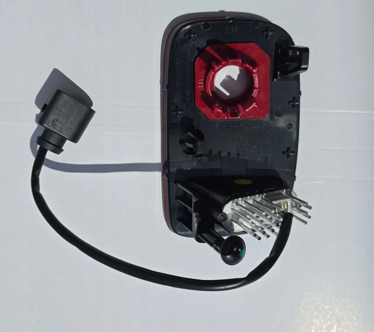 VW ID. BUZZ LAMPA LED TYLNA ODBLASK W ZDERZAKA LEWY TYŁ 1T3945403