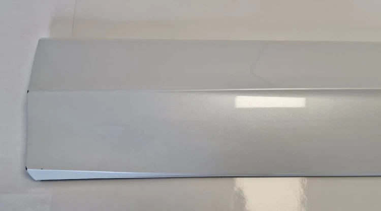 VW TOUAREG III LISTWA DRZWI LEWY PRZÓD L0K1 R-LINE