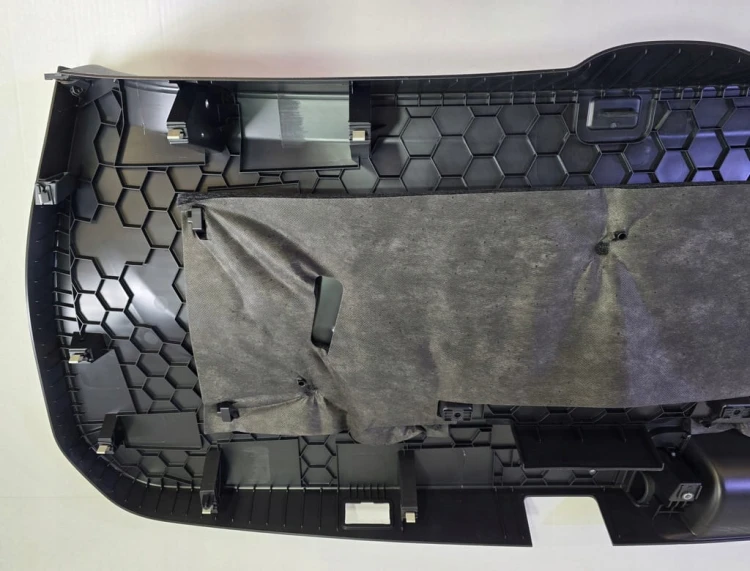 VW TIGUAN III OSŁONA TAPICERKA KLAPY BAGAŻNIKA 571867601