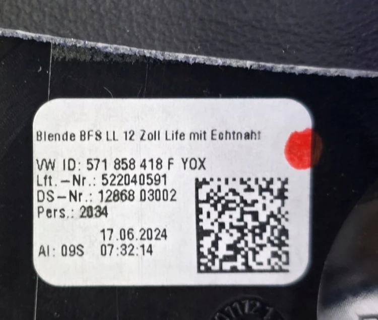 VW TIGUAN III DEKOR LISTWA DESKI KOKPITU SKÓRA 571858417D YOX 571858418F