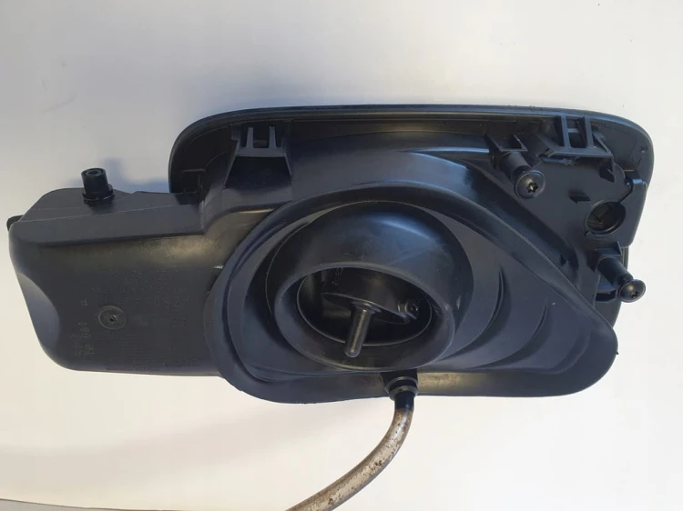AUDI A3 KLAPKA WLEWU PALIWA 8V4809907C 8V4809906F