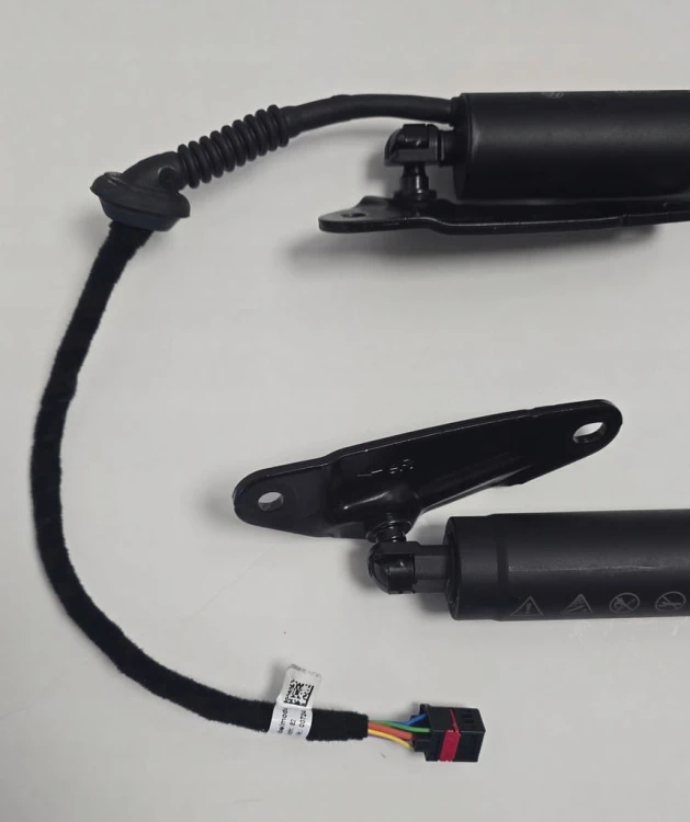VW TIGUAN III ELEKTRYCZNE SIŁOWNIKI KLAPY BAGAŻNIKA 571827522 571827851
