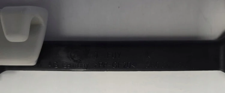 VOLKSWAGEN UCHWYT RĄCZKA PODSUFITKI KOLOR SZARY 5H0867660C