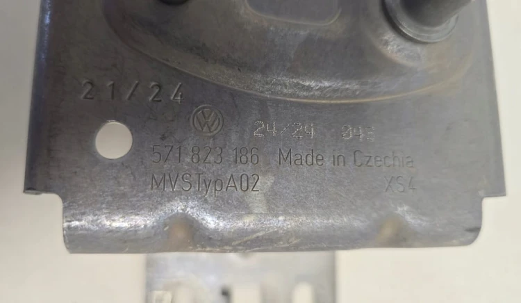 VW TIGUAN III RYGIEL MASKI PRZEDNIEJ 571823186