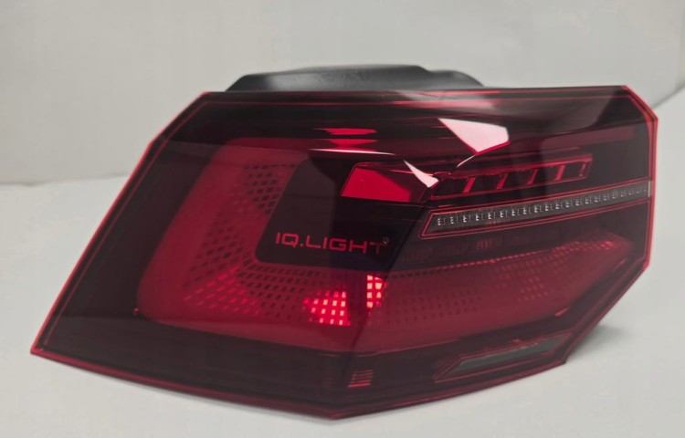 VW GOLF 8 KOMBI LAMPA LEWA TYLNA IQ.LIGHT 5H0945207A