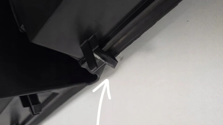 VW TIGUAN III 3 RYNNA NAKŁADKA PODSZYBIA 571819336A