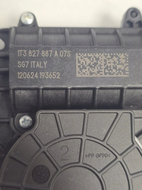 VOLKSWAGEN ZAMEK DOCIĄG KLAPY BAGAŻNIKA 11A827506 1T3827887A