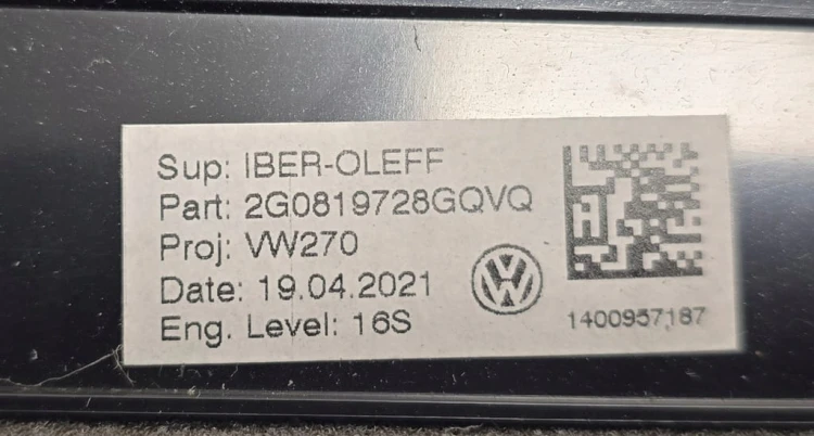 VW POLO GTI VI 2021 KRATKA NAWIEWU ŚRODKOWA DESKI CZARNY MAT 2G0819728 G