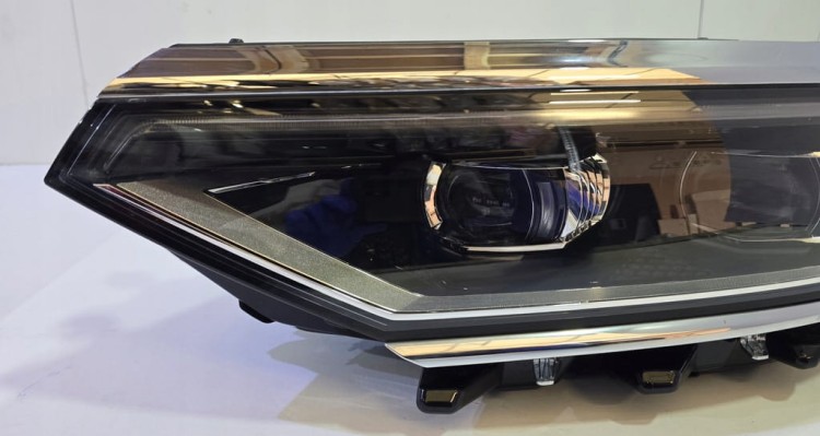 VW PASSAT B8 LIFT ALLTRACK 2023 IQ.LIGHT MATRIX FULL LED LAMPA LEWA EU 3G1