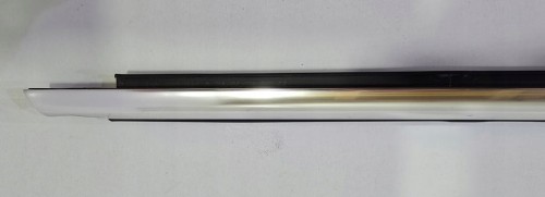 VW PASSAT B8 ALLTRACK LISTWA ZGARNIAJĄCA SZYBY PRAWY PRZÓD 3G0837476D