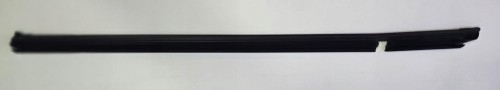 VW PASSAT B8 KOMBI LISTWA ZGARNIAJĄCA SZYBY LEWA TYŁ 3G9839479/480