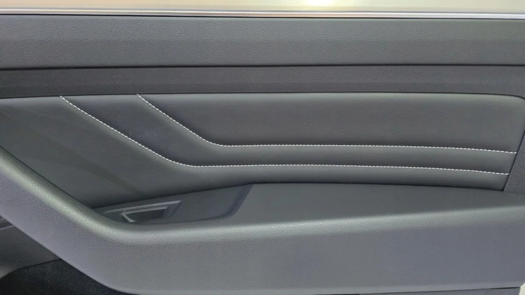 VW PASSAT B8 TAPICERKA BOCZEK DRZWI PRAWY PRZÓD SKÓRA CZARNA AMBIENTE GAN