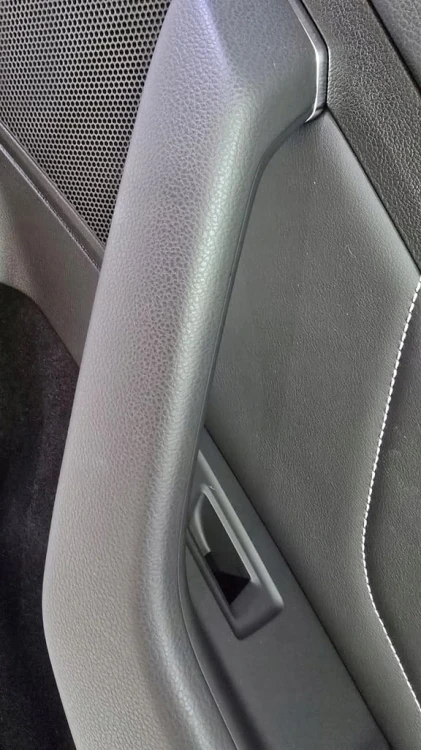 VW PASSAT B8 TAPICERKA BOCZEK DRZWI PRAWY PRZÓD SKÓRA CZARNA AMBIENTE GAN