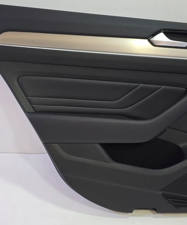 VW PASSAT B8 TAPICERKA BOCZEK DRZWI LEWY TYŁ SKÓRA CZARNA AMBIENTE GAN