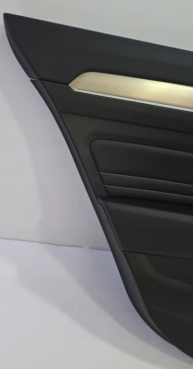 VW PASSAT B8 TAPICERKA BOCZEK DRZWI LEWY TYŁ SKÓRA CZARNA AMBIENTE GAN