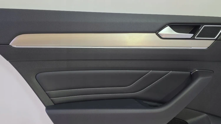 VW PASSAT B8 TAPICERKA BOCZEK DRZWI LEWY TYŁ SKÓRA CZARNA AMBIENTE GAN