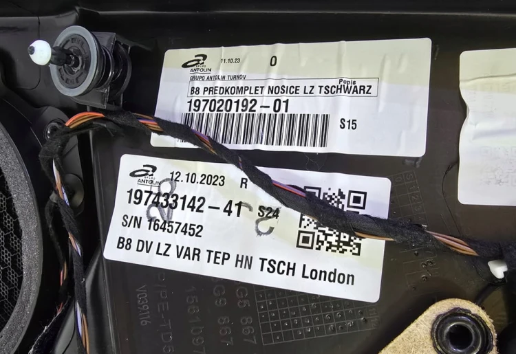 VW PASSAT B8 TAPICERKA BOCZEK DRZWI LEWY TYŁ SKÓRA CZARNA AMBIENTE GAN