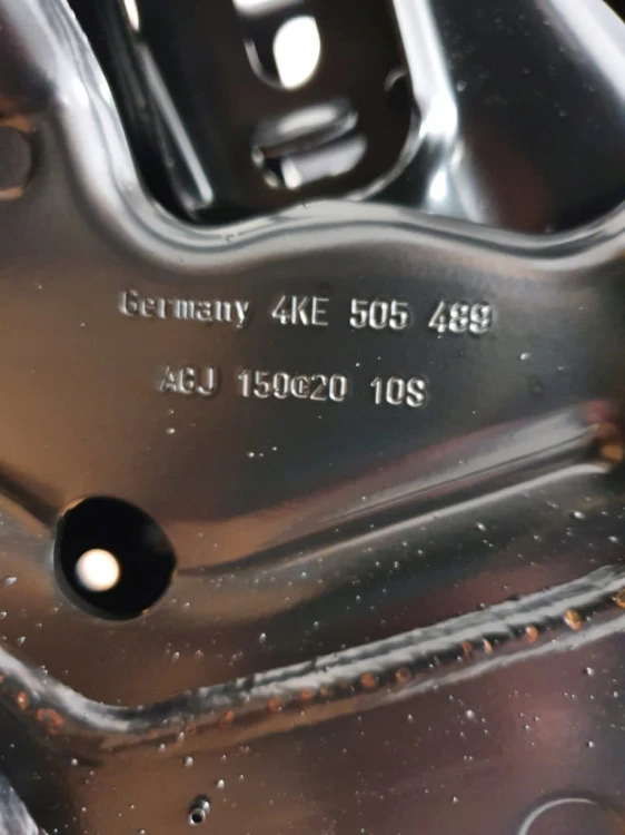 AUDI e-TRON RAMA WÓZEK SANKI TYŁ 4KE505235T