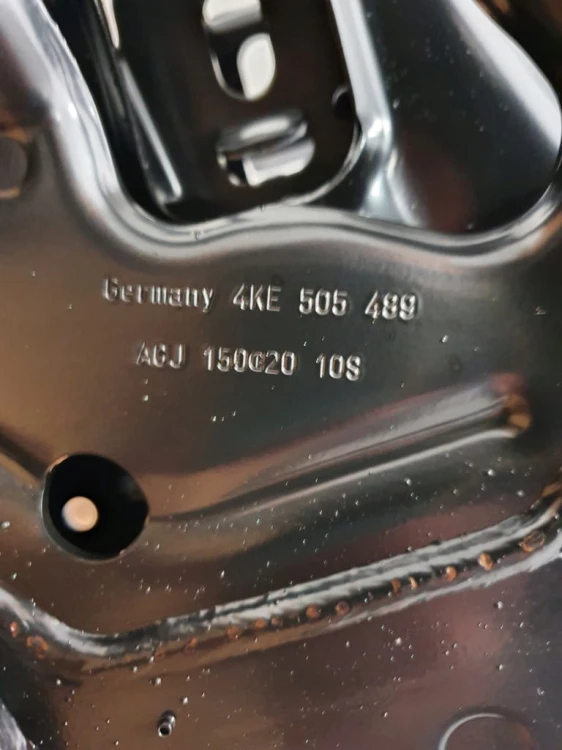 AUDI e-TRON RAMA WÓZEK SANKI TYŁ 4KE505235T