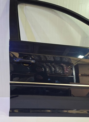 VW TOURAN 2010 DRZWI PRZEDNIE PRZÓD PRAWE NIEBIESKIE 1T1