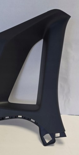 VW POLO VI GTI OSŁONA SŁUPKA LEWA TYŁ SZYBA 2GS867287A CZARNA