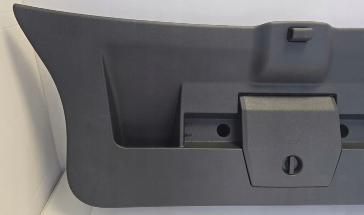VW POLO VI OSŁONA TAPICERKA KLAPY BAGAŻNIKA 2G6867601C