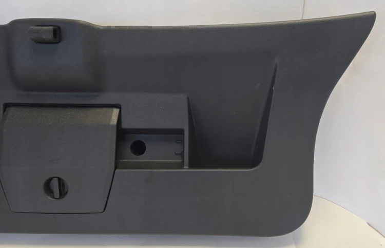VW POLO VI OSŁONA TAPICERKA KLAPY BAGAŻNIKA 2G6867601C