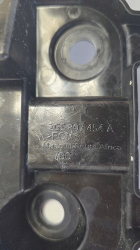 VW POLO VI ŚLIZG ZDERZAKA PRAWY TYŁ 2GS807454A