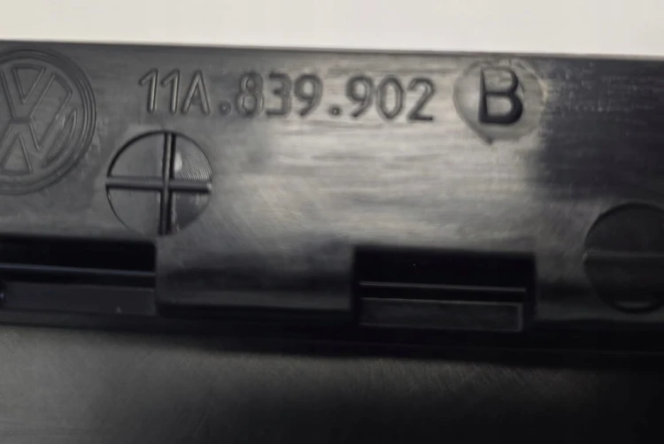 VW ID.4 PRAWY TYŁ NAKŁADKA LISTWA PIANO BLACK DRZWI 11A839902 B