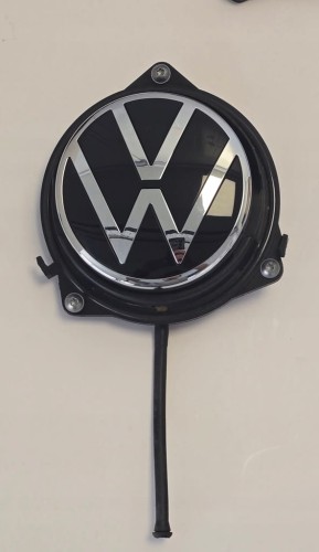 VW POLO VI KLAMKA KLAPY BAGAŻNIKA EMBLEMAT MIKROSTYK TYŁ 2G6827469