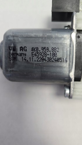 VW ID.4 SILNICZEK SZYBY LEWY TYŁ 4K0959882
