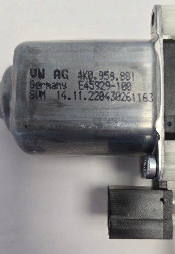 VW ID.4 SILNICZEK SZYBY PRAWY TYŁ 4K0959881