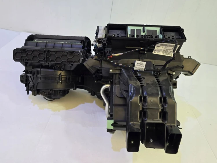 VW GOLF TIGUAN CADDY NAGRZEWNICA VALEO 5WC816002M